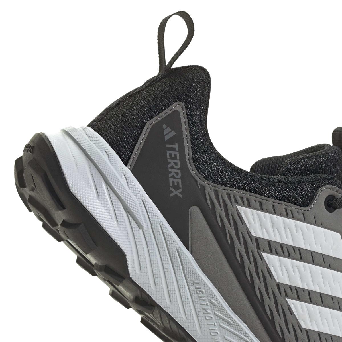 product/a/d/adidas_ih2937_8_footwear_photography_detail_view_1_white-nw091625.jpg
