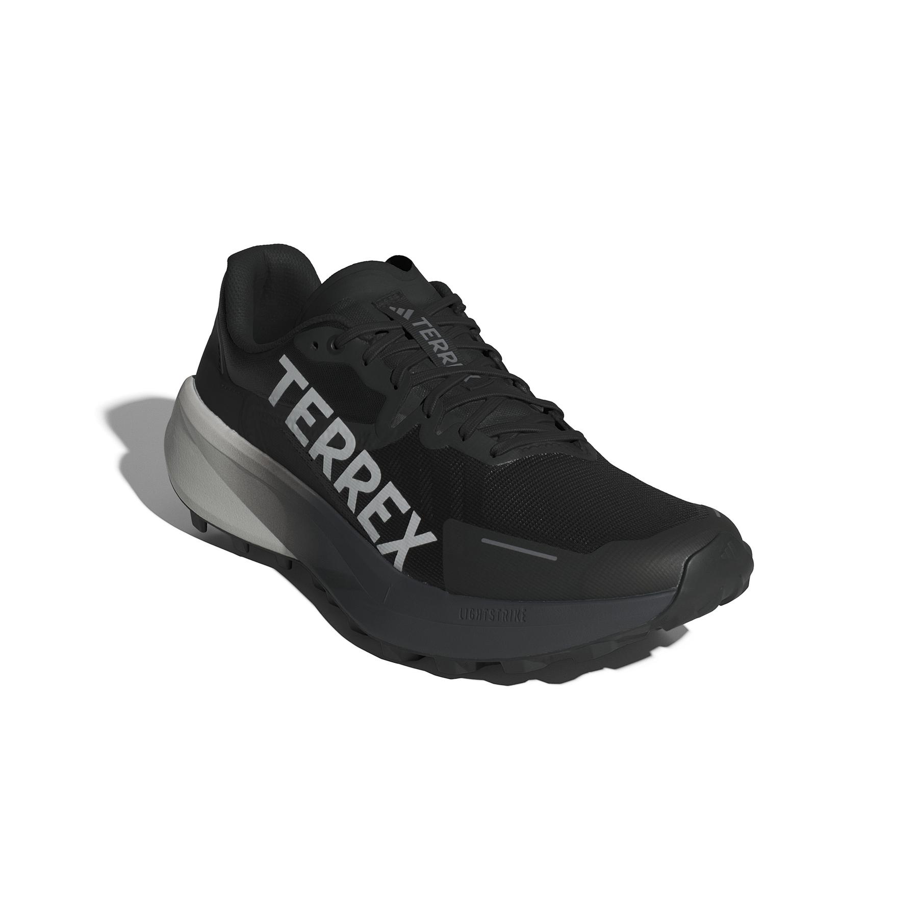 product/a/d/adidas_id0343_6_footwear_photography_front_lateral_top_view_white.jpg