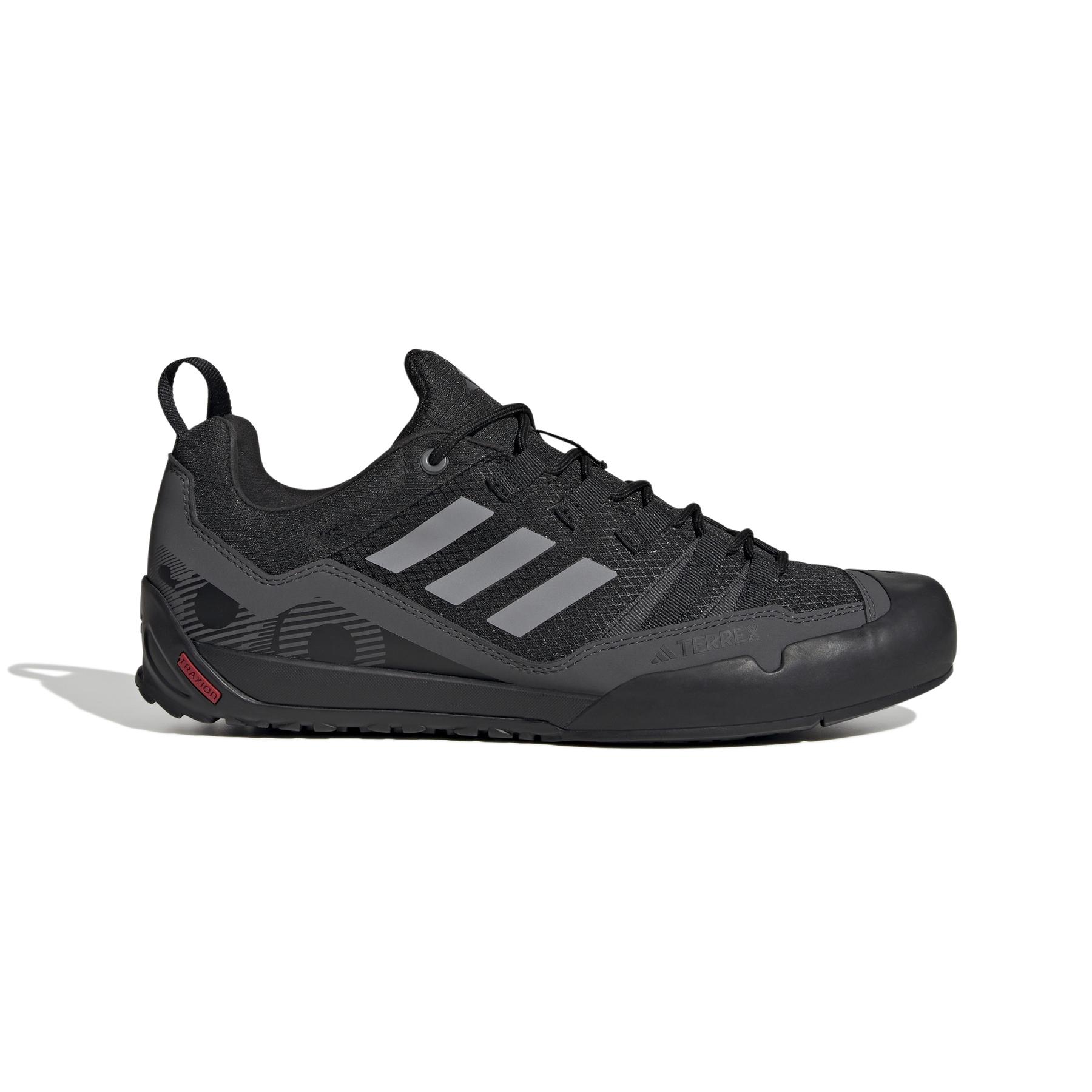 product/a/d/adidas_ie6901_1_footwear_photography_side_lateral_center_view_white.jpg