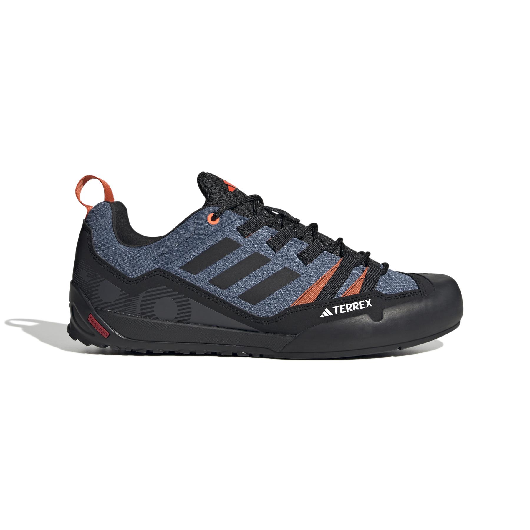 product/a/d/adidas_ie6903_1_footwear_photography_side_lateral_center_view_white.jpg