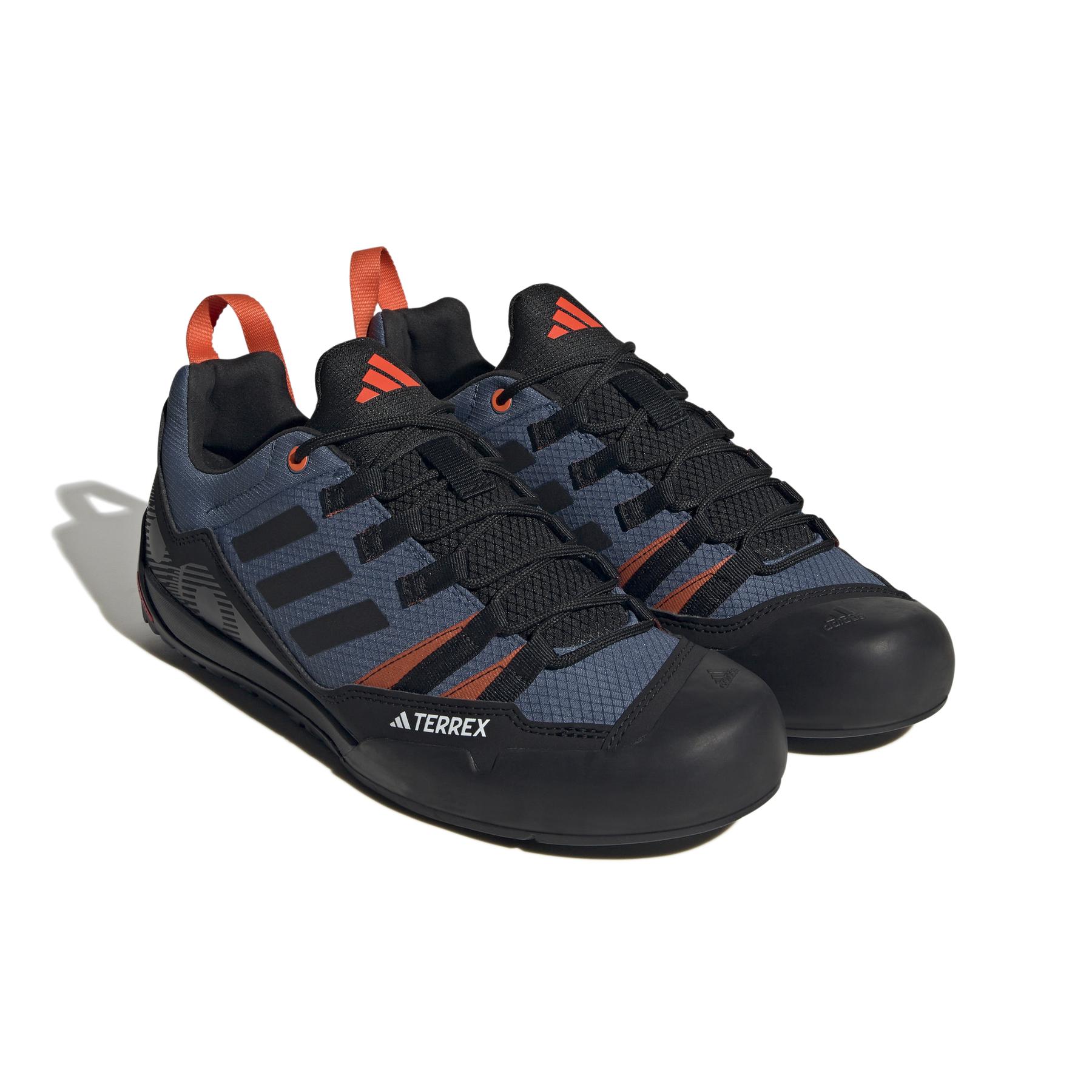 product/a/d/adidas_ie6903_6_footwear_photography_front_lateral_top_view_white.jpg