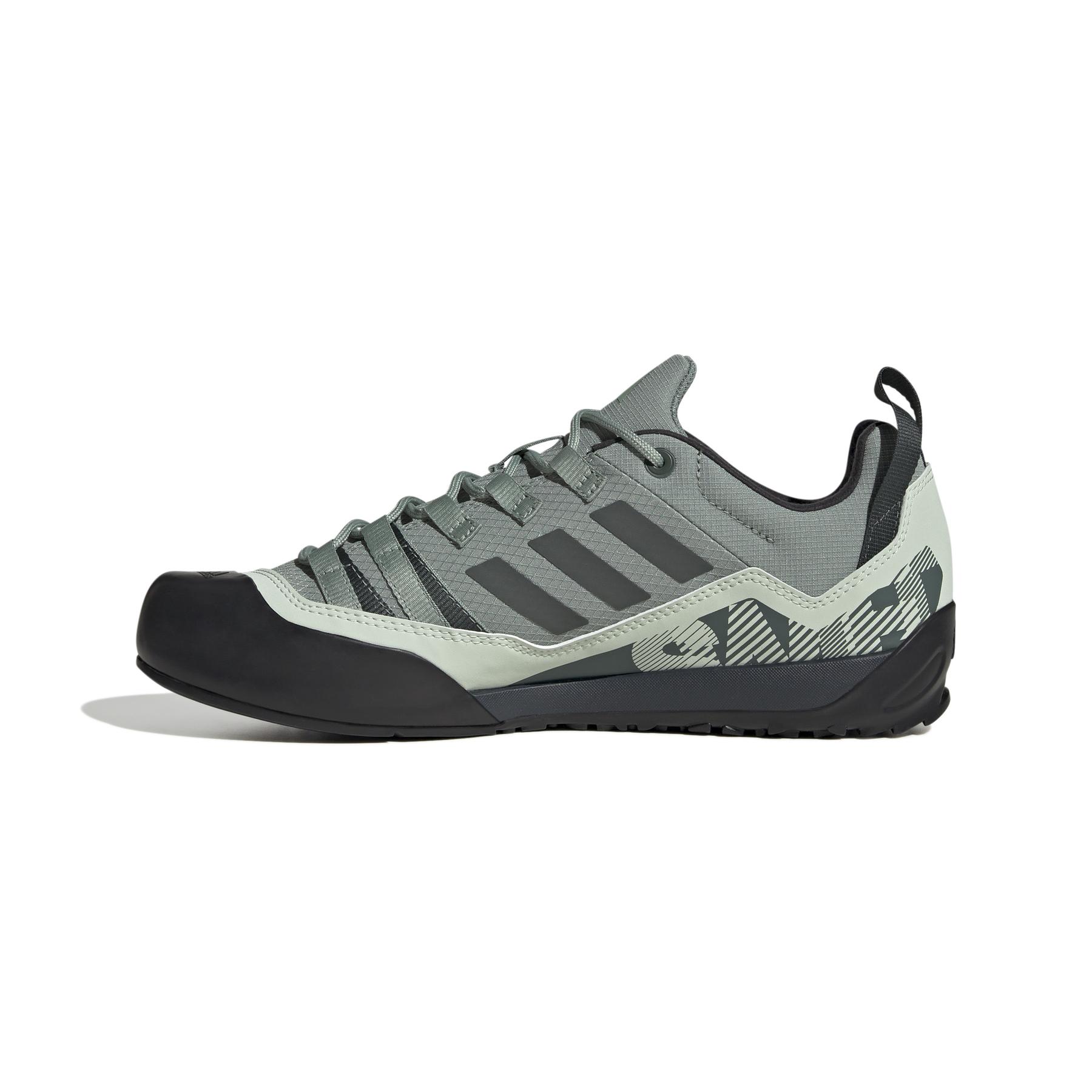 product/a/d/adidas_ih1113_5_footwear_photography_side_medial_center_view_white-nw091625.jpg