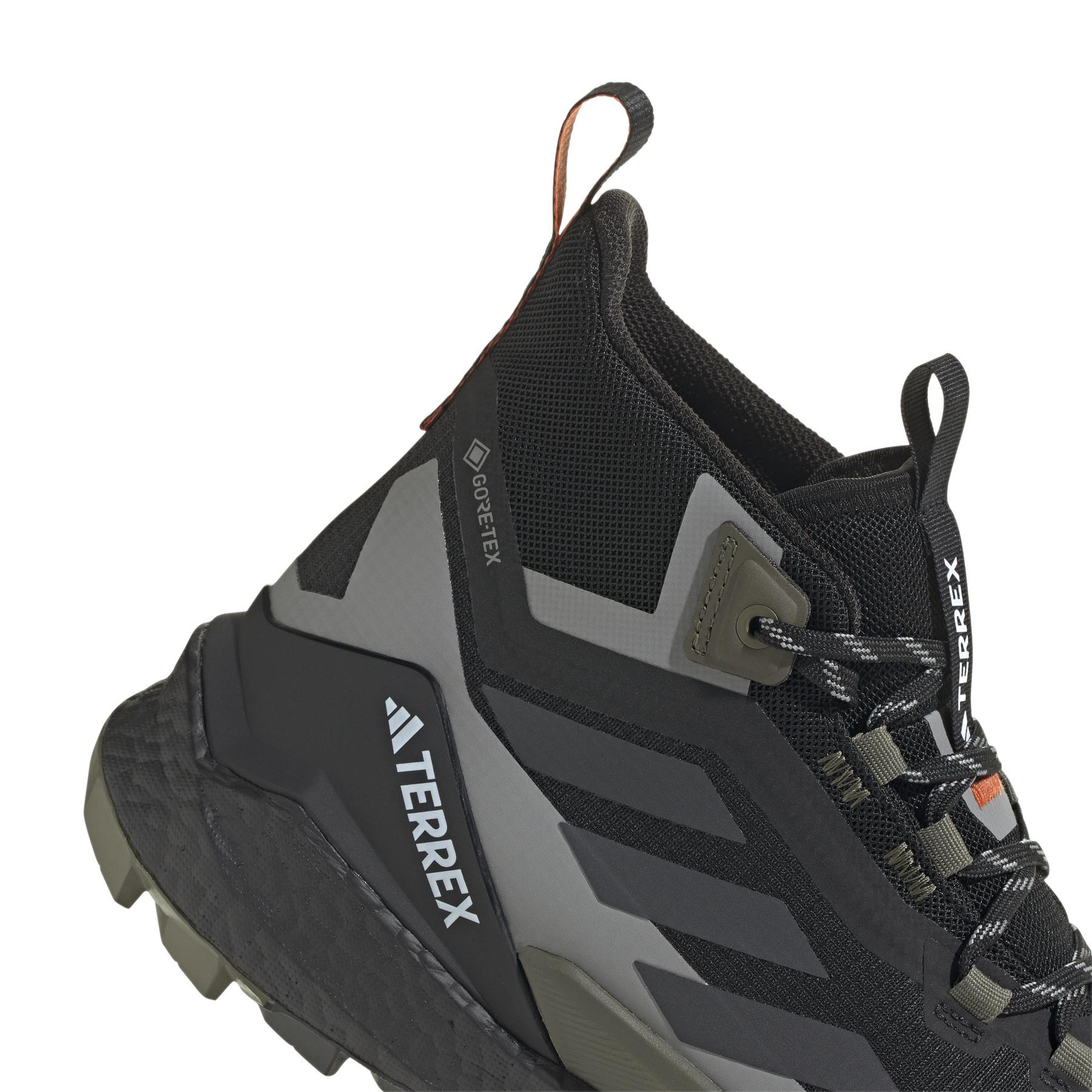 product/a/d/adidas_ih3526_8_footwear_photography_detail_view_1_white-nw091625.jpg