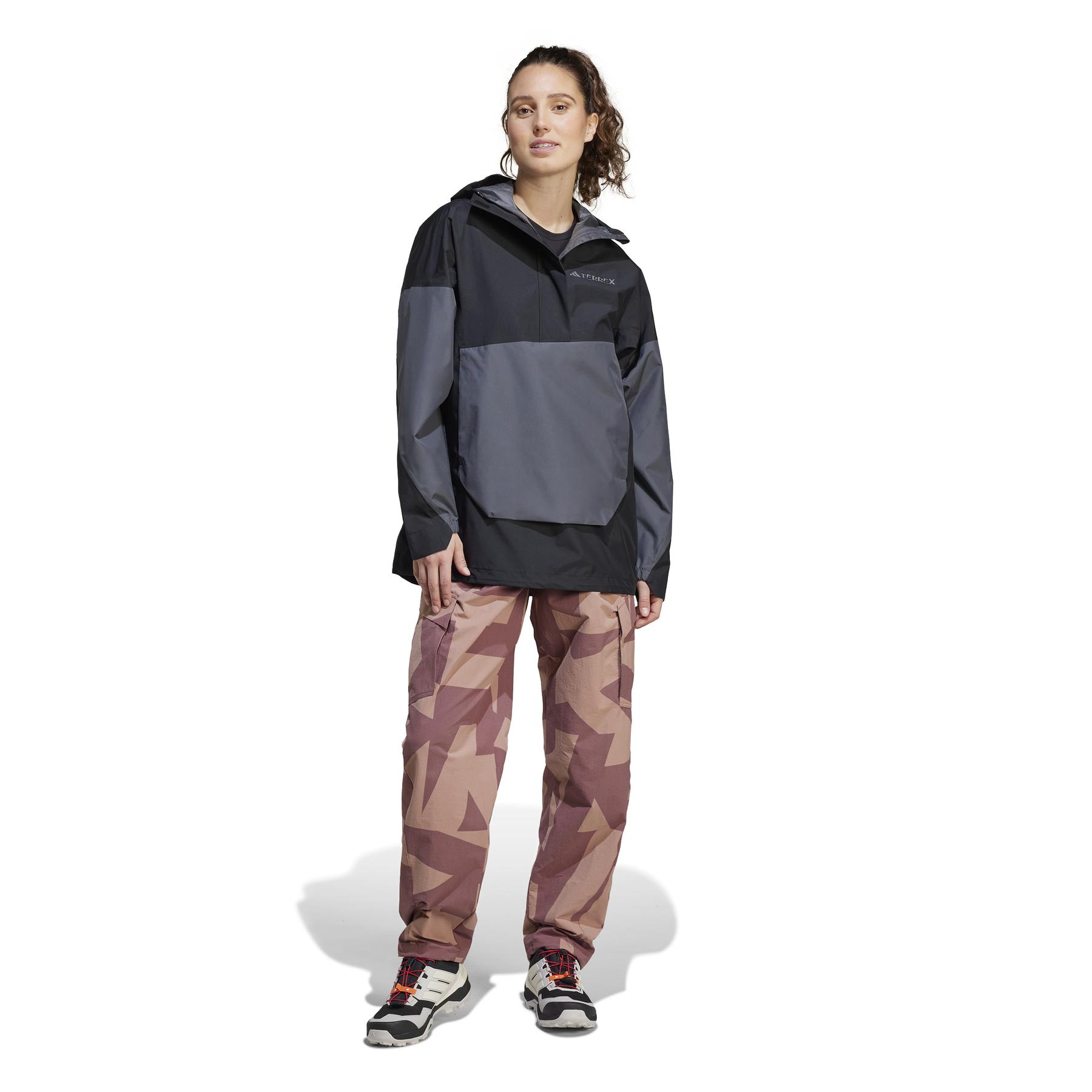 product/a/d/adidas_jf1359_6_apparel_on_model_standard_outfit_view_white.jpg