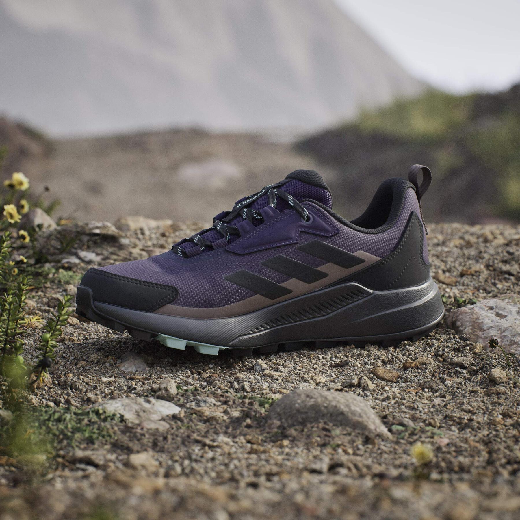 product/a/d/adidas_jq1613_20_footwear_photography_heromrktng_view_7-nw091625.jpg