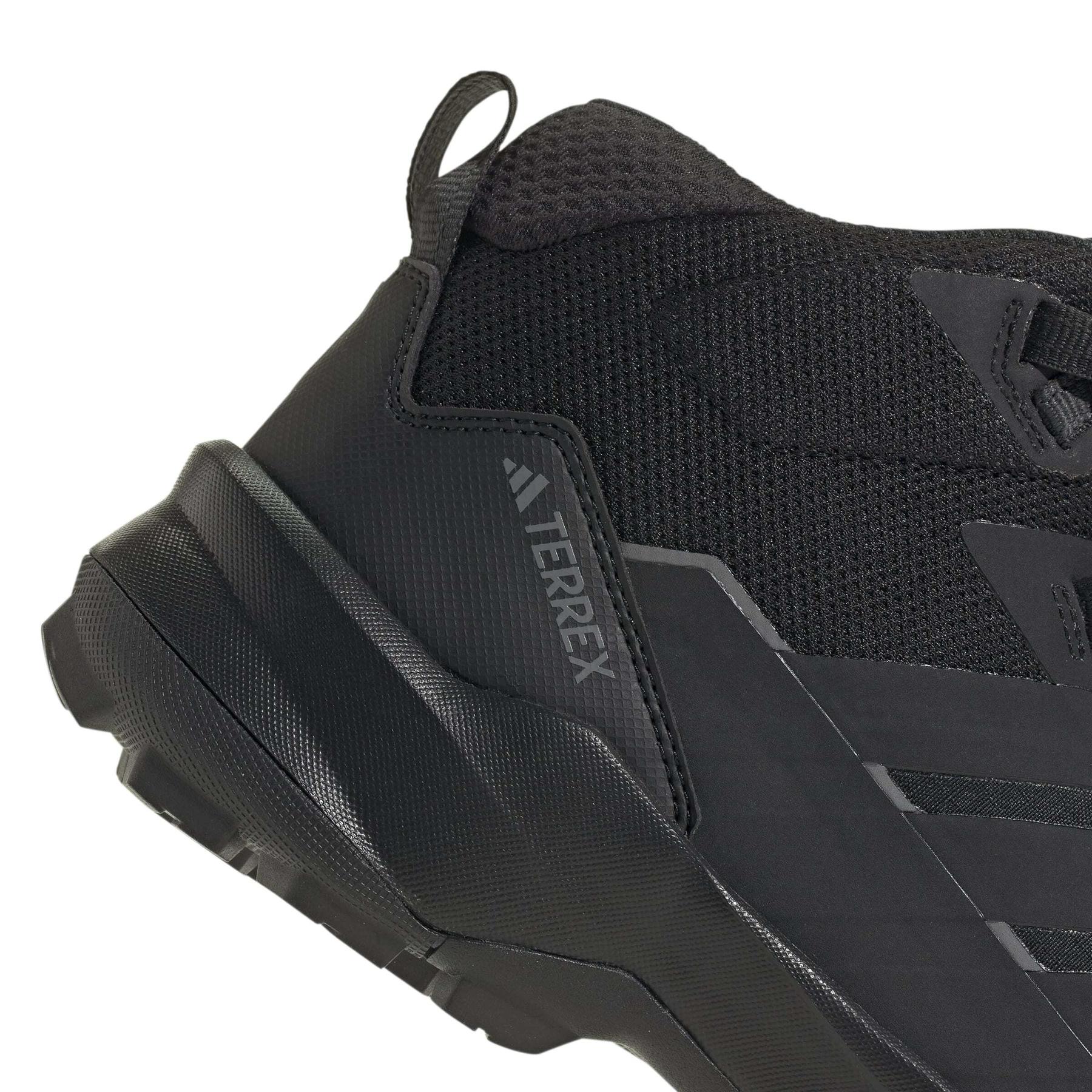 product/a/d/adidas_jq2207_8_footwear_photography_detail_view_1_white-nw091625.jpg