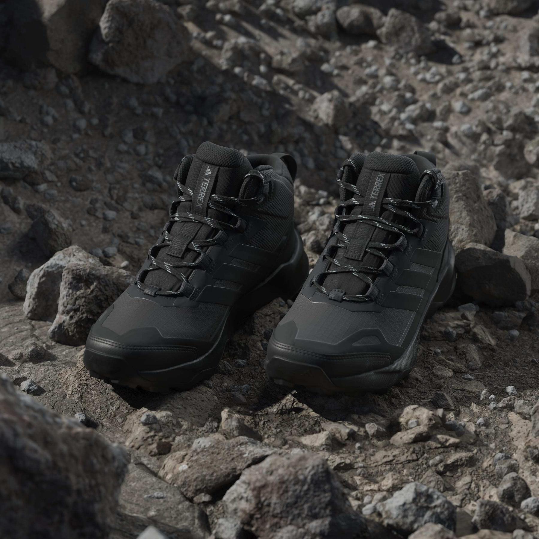 product/a/d/adidas_jq2219_18_footwear_photography_heromrktng_view_5-nw091625.jpg