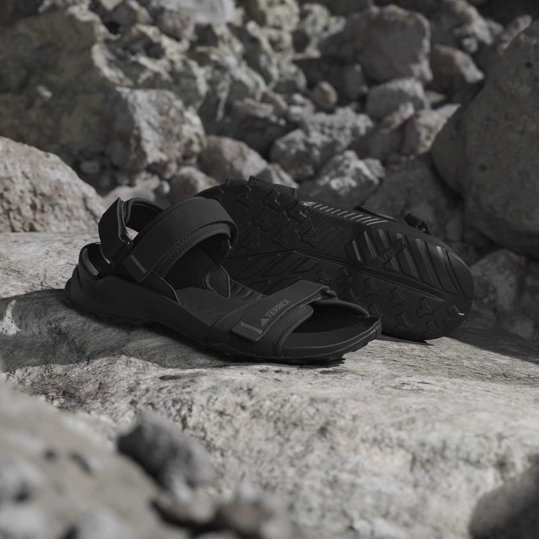 product/a/d/adidas_jq2231_21_footwear_photography_heromrktng_view_8-nw091625.jpg