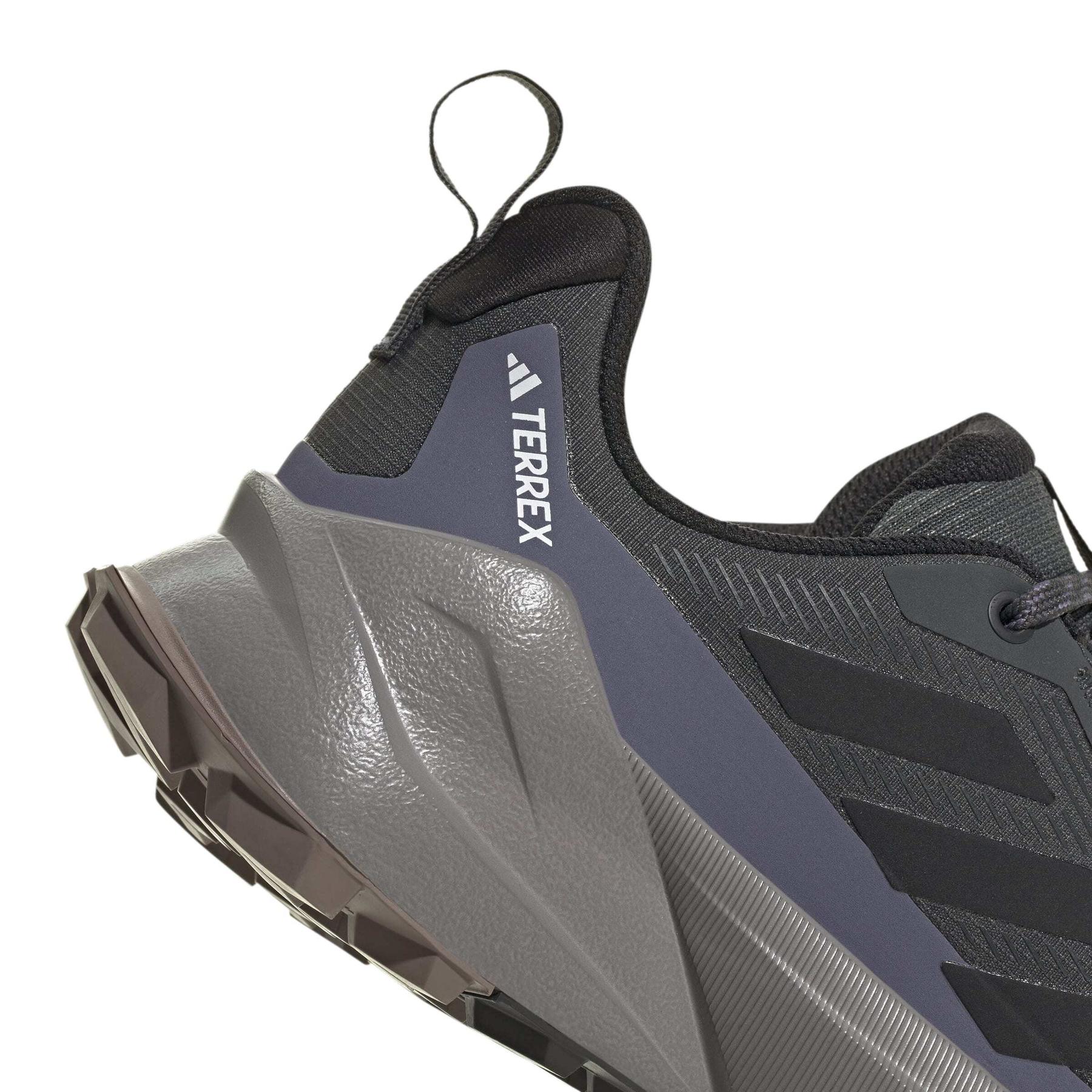 product/a/d/adidas_jq9946_9_footwear_photography_detail_view_2_white.jpg