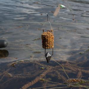Cages Feeder