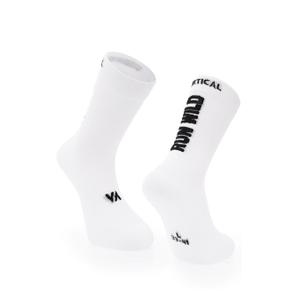 431060101-football-socks-vertical-wild-run-free-white